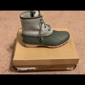 Sperry size 9